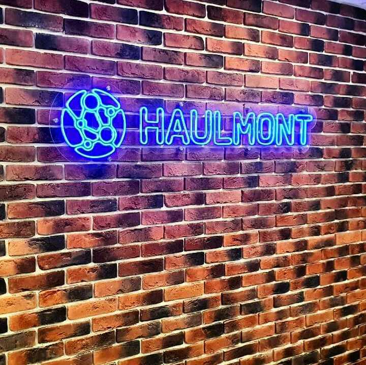 Неоновая вывеска в офис Вывеска из гибкого неона